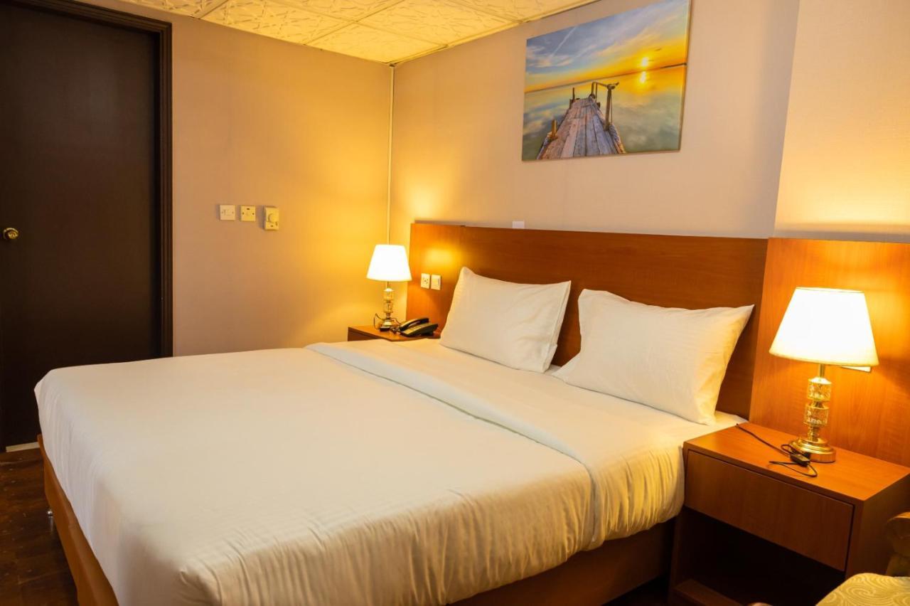 Three 888 Hotel Dubaj Kültér fotó